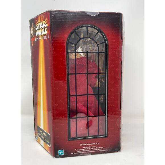 Star Wars Episode I Queen Amidala Doll (1999 Portrait Edition - Red Senate Gown) - Picture 3 of 6